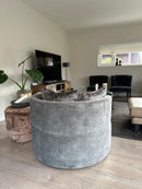 Fauteuil Kim in staalgrijze velours stof met 3 krokoprint kussentjes - 100 cm diameter