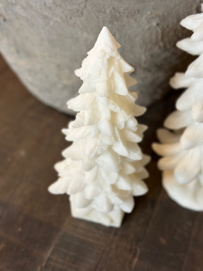 Beeldje van witte kerstboom - H26 x D15 cm