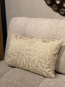 Beige kussen met gouden bladeren - 30x40 cm