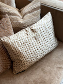 Champagnekleurig kussen met bruine print - 30x50 cm - Filippa Sepia