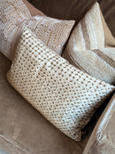 Champagnekleurig kussen met bruine print - 30x50 cm - Filippa Sepia