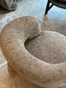 Draaifauteuil Joelia in zachte lichtbruine 'schapen' stof