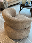 Draaifauteuil Joelia in zachte lichtbruine 'schapen' stof