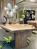 Eettafel Strip met blokpoten van eikenhout in cinnamon kleur – 260x100 cm