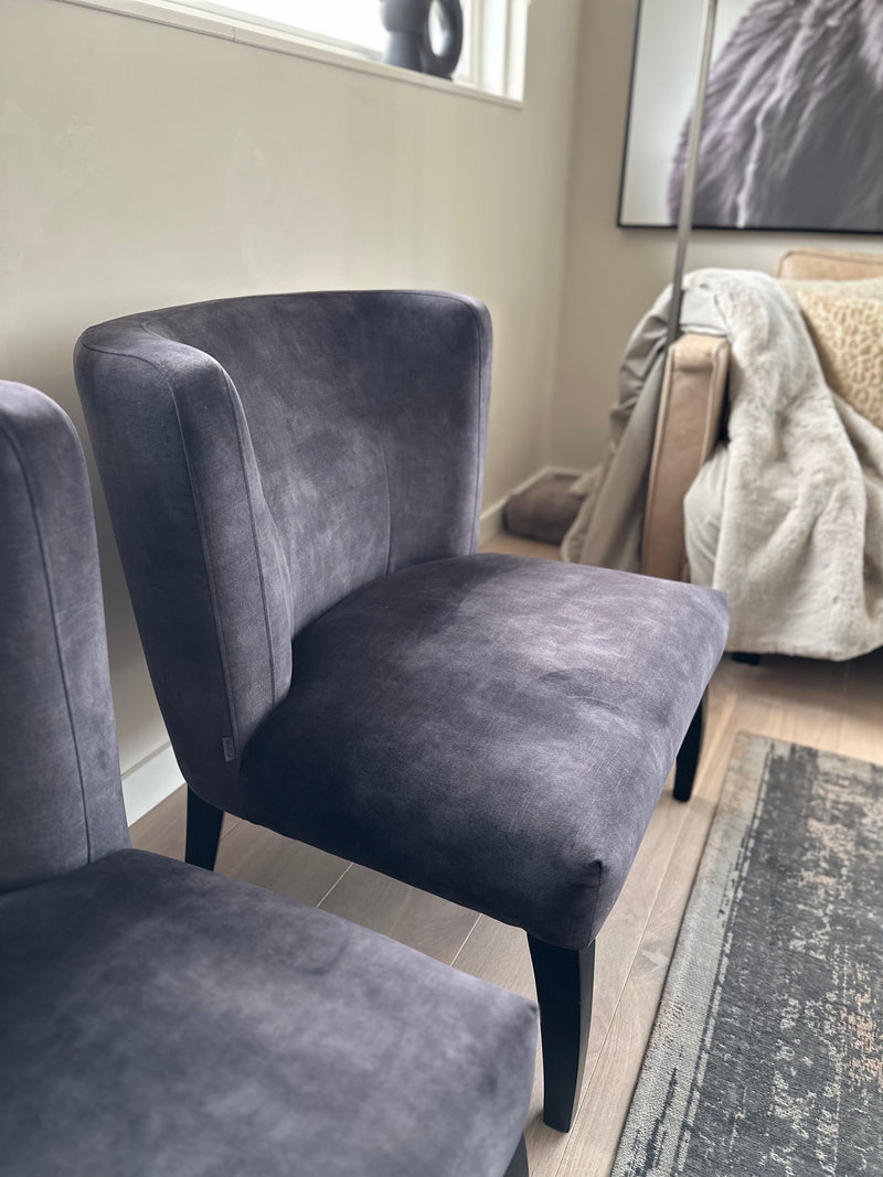 Fauteuil Grace in antraciet grijze velours stof