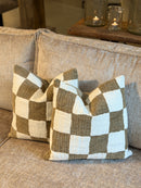 Geblokt kussen in wit en leemkleur - 45x45 cm - Checky Tobacco