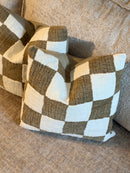 Geblokt kussen in wit en leemkleur - 45x45 cm - Checky Tobacco