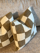 Geblokt kussen in wit en leemkleur - 45x45 cm - Checky Tobacco