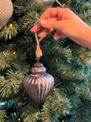 Glazen kersthanger kegel in donker zilveren kleur - D7 x H13 cm