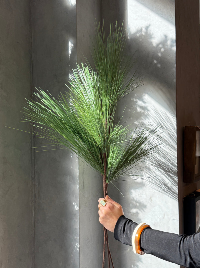 Groene cederboom‑spray kunsttak – 90 cm