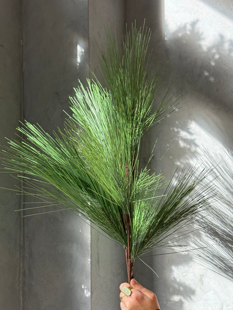 Groene cederboom‑spray kunsttak – 90 cm