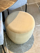 Hocker Klub in karamelkleurige stof - D50 x H48 cm