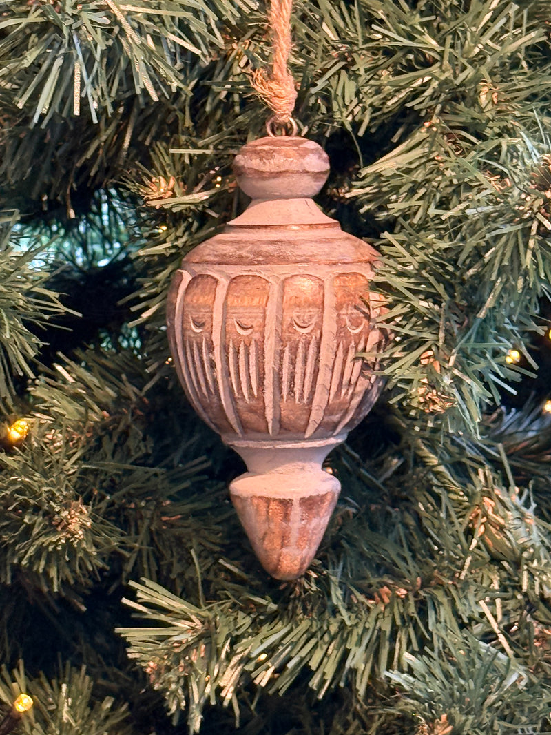 Houten klos kersthanger in kegelvorm - B7 x H13 cm