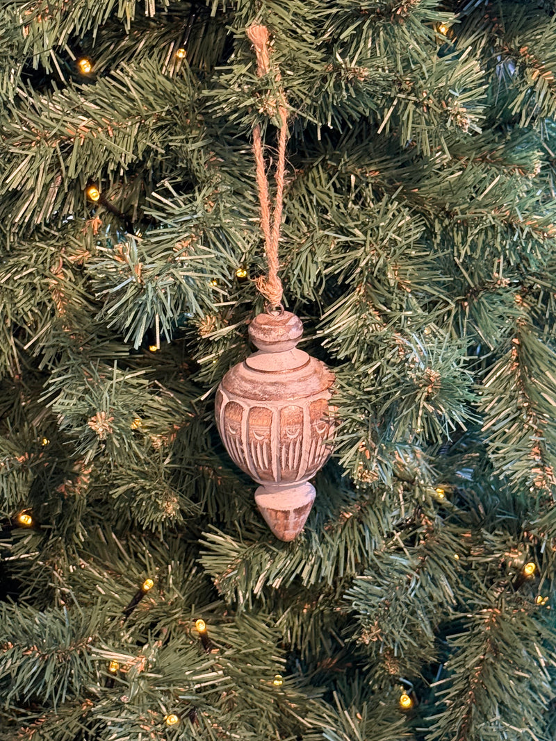 Houten klos kersthanger in kegelvorm - B7 x H13 cm