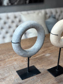 Grijze marmeren ring op statief - 20 cm