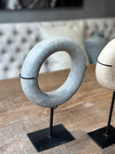 Grijze marmeren ring op statief - 20 cm