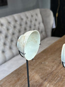 Oud bordje op statief