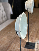 Oud bordje op statief