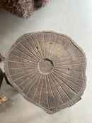 Bijzettafeltje boomstam van vergrijsd hout