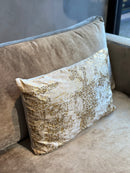 Champagnekleurig kussen met gouden opdruk en kraaltjes - 40x60 cm - Selene Pumice Stone