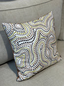 Kussen met gekleurde borduursels - Sustella Brugundy CLAUDI - 45x45 cm