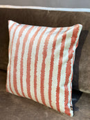 Velours kussen met apricot/champagne streepjes - 45x45 cm - Lorenzo Potters Clay