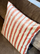 Velours kussen met apricot/champagne streepjes - 45x45 cm - Lorenzo Potters Clay