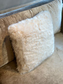 Faux-bont kussen in warme witte kleur - 45x45 cm - Julia Parchment