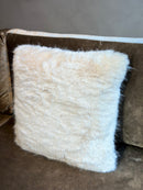 Faux-bont kussen in warme witte kleur - 45x45 cm - Julia Parchment