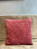 Kussen van bordeaux rode pluisjes stof - 45x45 cm - Lovely Burgundy