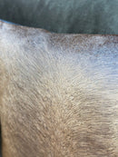 Koperkleurig velours kussen met koeienhaartjes print - 50x50 cm - Perla Rust