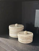 Offermandje met deksel beige met witte kraaltjes - D14 x H6 cm