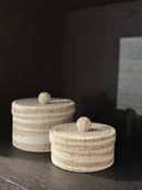 Offermandje met deksel beige met witte kraaltjes - D14 x H6 cm
