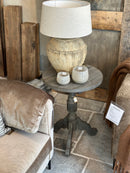 Wijntafeltje van grijs hout met driepoot - 50 cm