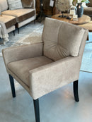 Eetkamerstoel Nora in kakigroene stof - Care & Clean!