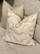Beigekleurig kussen met goud en witte borduursels - 45x45 cm - Pretissa sand