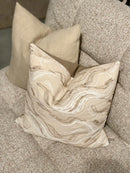Beigekleurig kussen met goud en witte borduursels - 45x45 cm - Pretissa sand