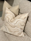 Beigekleurig kussen met goud en witte borduursels - 45x45 cm - Pretissa sand