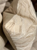Beigekleurig kussen met goud en witte borduursels - 45x45 cm - Pretissa sand