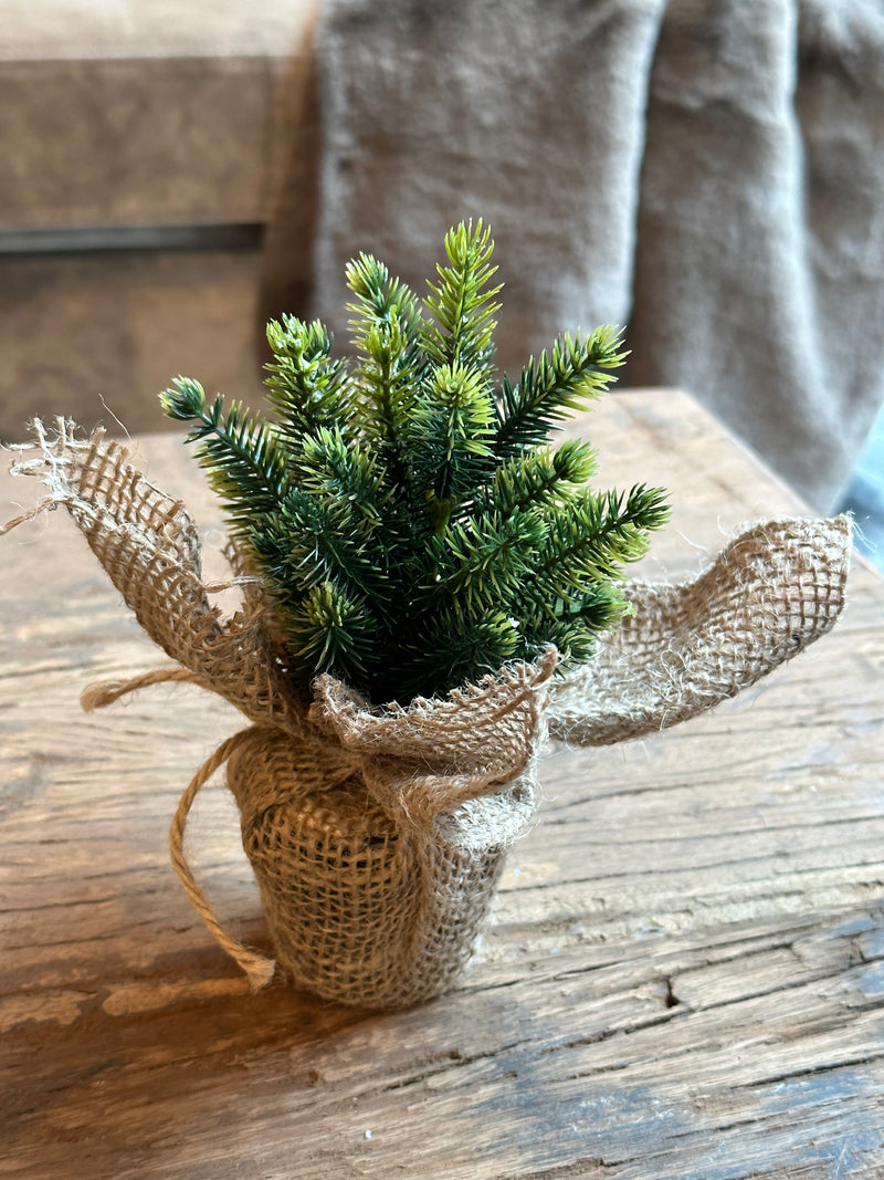 Kunst kerstboompje met jute - 17 cm