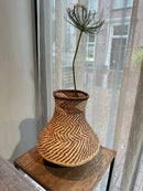 Rieten vaasje met zigzag patronen- 30 cm