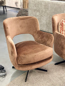 Draaifauteuil Posh in een warme terracotta kleurige velours stof