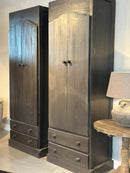 Kast Maartje van Aura Peeperkorn – 2-deurs in antraciet – 50x75x220 cm