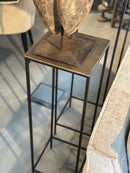 Zuil van zwart metaal met gouden blad – 100x30 cm