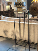 Zuil van zwart metaal met gouden blad – 120x35 cm