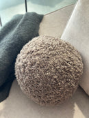 XXL rond kussen in bruine doodle stof – 35 cm