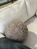 XXL rond kussen in bruine doodle stof – 35 cm