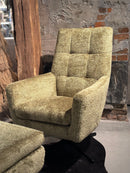 Fauteuil Dea met groene velours stof met zwarte draaipoot