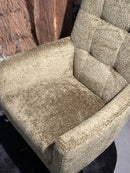 Fauteuil Dea met groene velours stof met zwarte draaipoot