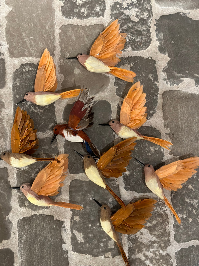 Kersthangertje vogel in herfstkleuren